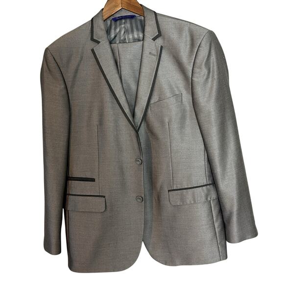 Figlio Lontano Silver Suit w/ black accents Two-piece suit 42 R pants 36 R X 30 - Picture 14 of 16